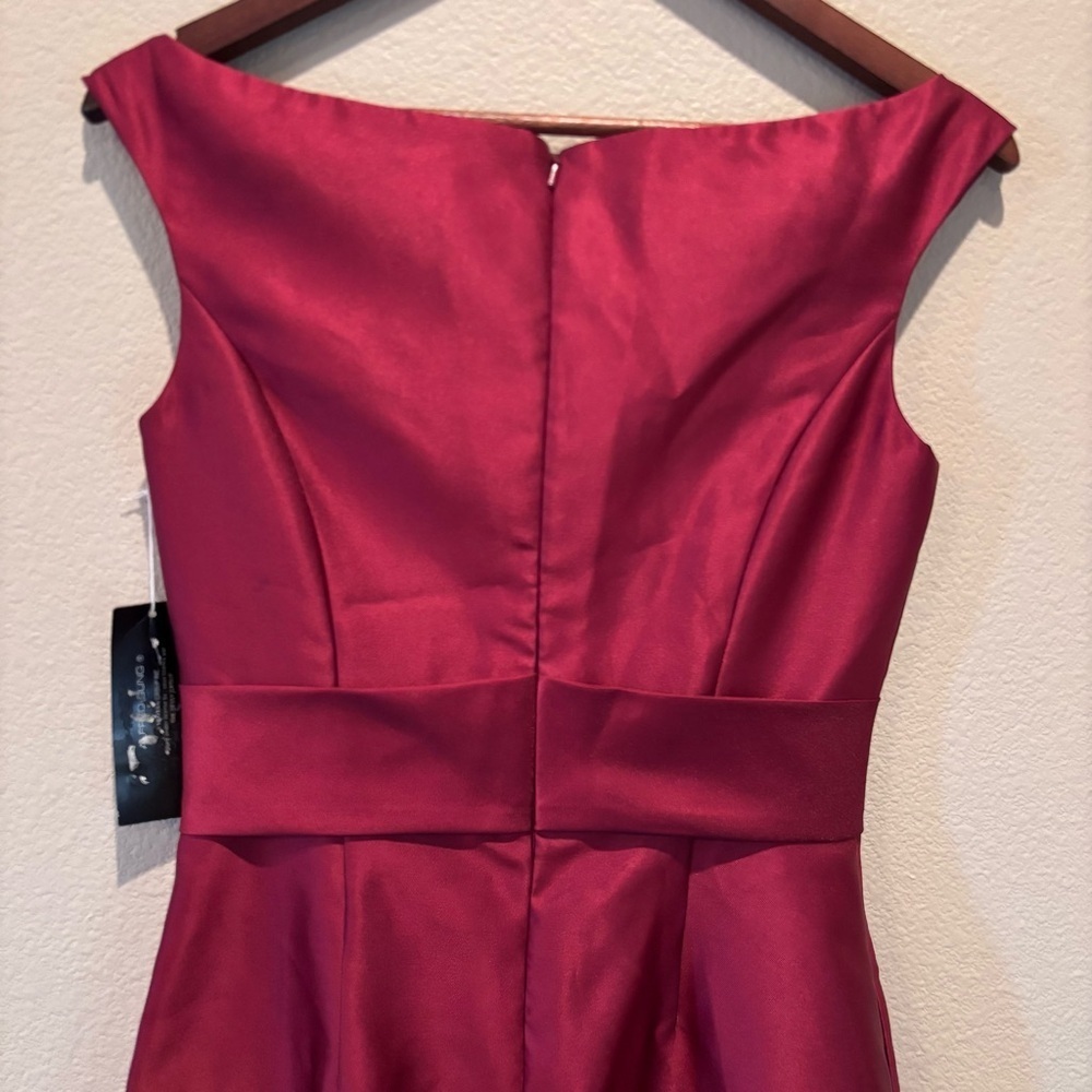 NWT Alfred Sung Off the Shoulder Satin Gown in Burgundy, size 4R - Picture 6 of 16